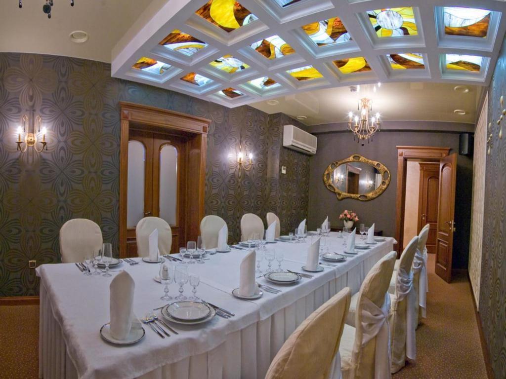 Parus Hotel Хабаровськ Ресторан фото